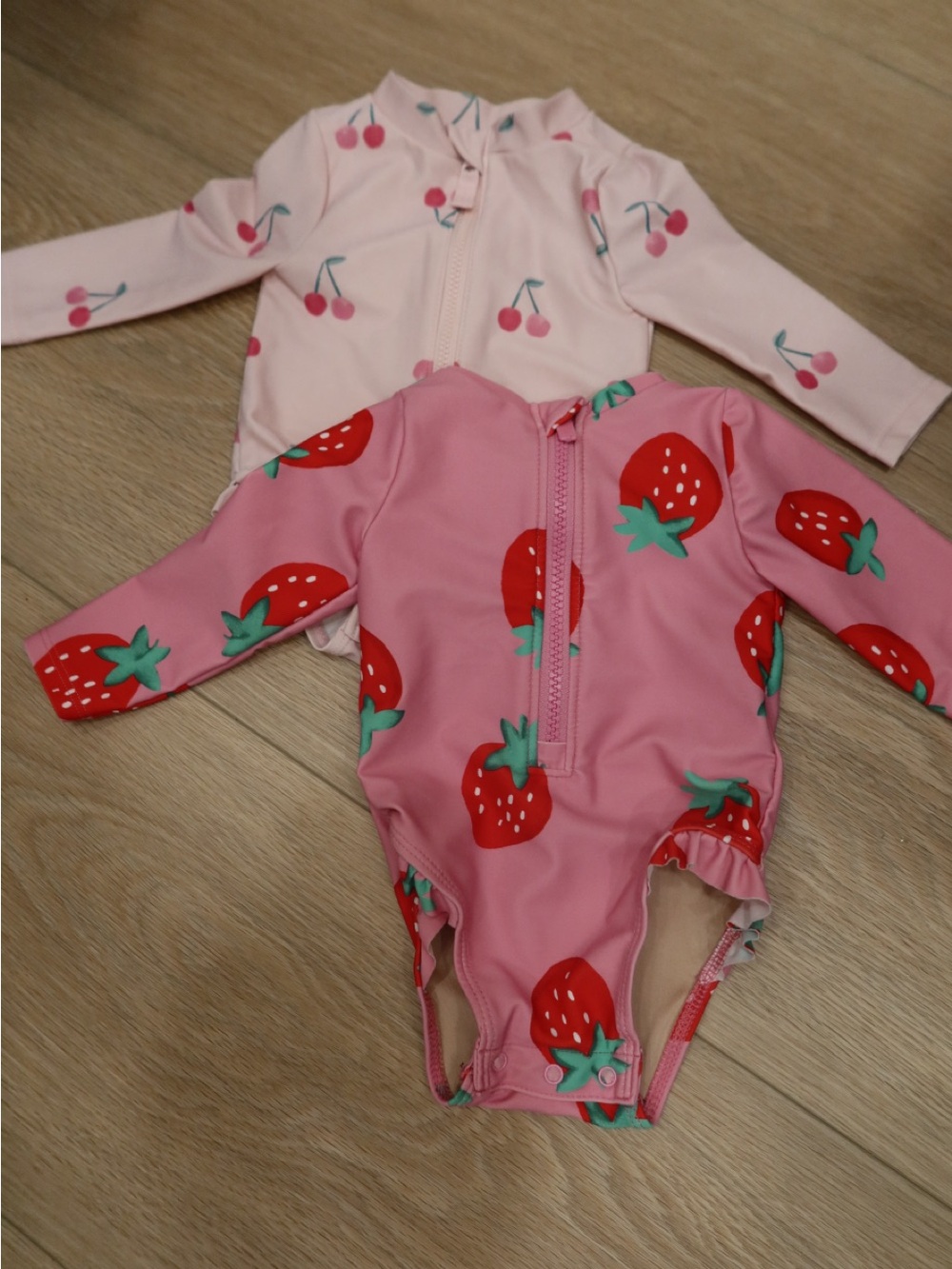 Girls Pink Long-Sleeve One-Piece Swimsuit (2)